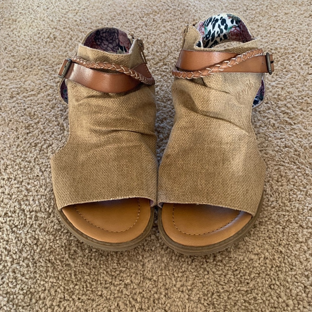 Blowfish Malibu gladiator sandals 8M